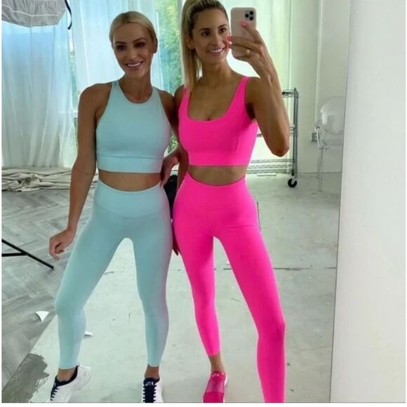 NWT IVL Collective Limited Edition Hot Pink Chi Chi Power Sports Bra Size 4 - Picture 2 of 8